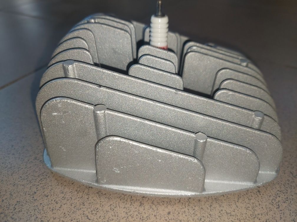 Fabrycznie nowa glowica cylindra silnik wsk125 + swieca zapłonu Pl