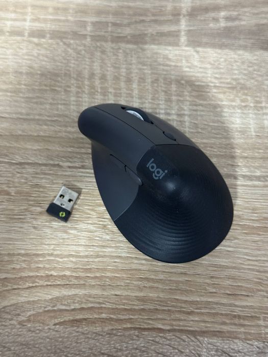Бездротова миша Logitech Lift Ergonomic Vertical Graphite (910-006473)