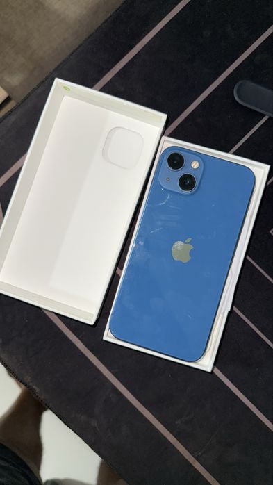 IPhone 13 256gb azul