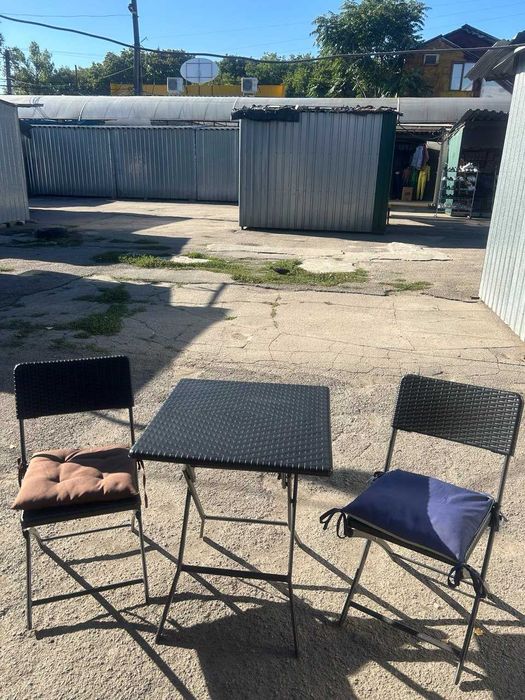 Раскладные Стол и стулья