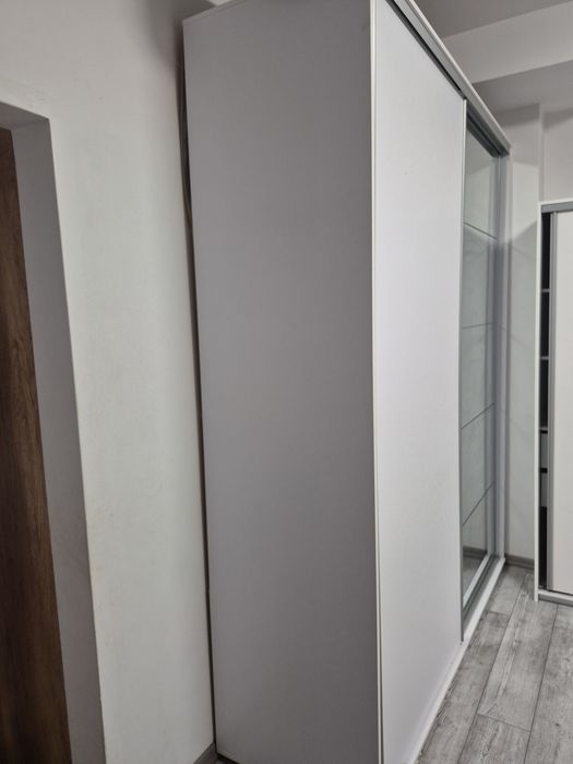 Szafa duża wys.244cm,szer.200cm,głęb.63cm drzwi przesuwne lustro