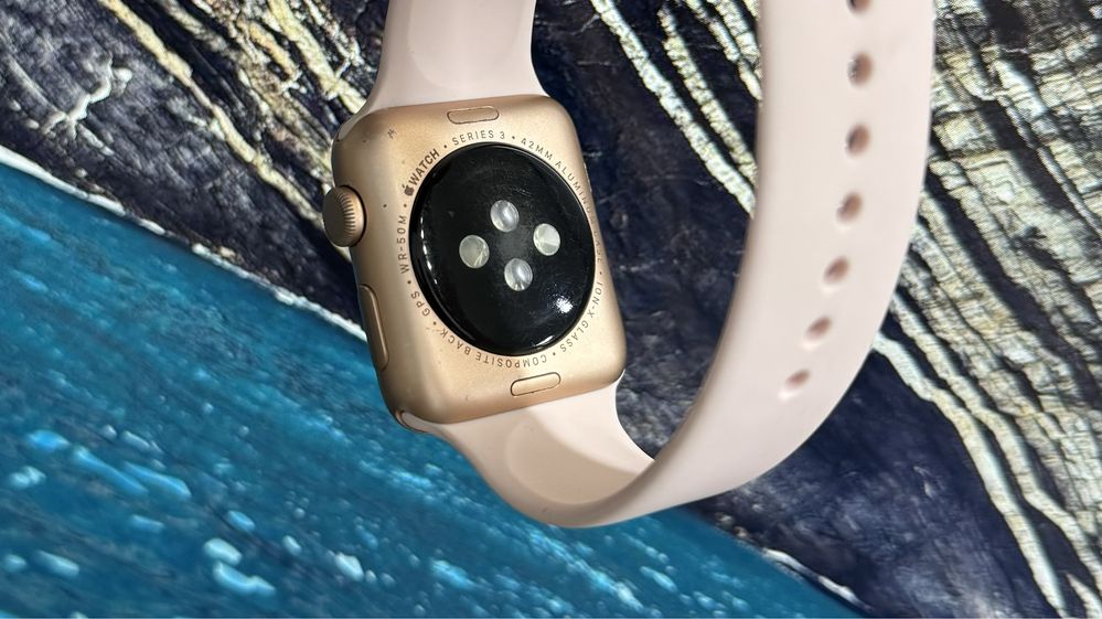 Apple Watch  Series 3 Gold 42 GPS / 86%