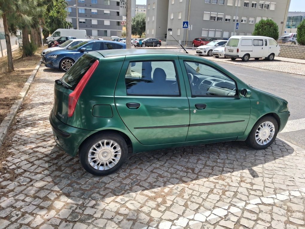 Carro impecavel em muito bom estado