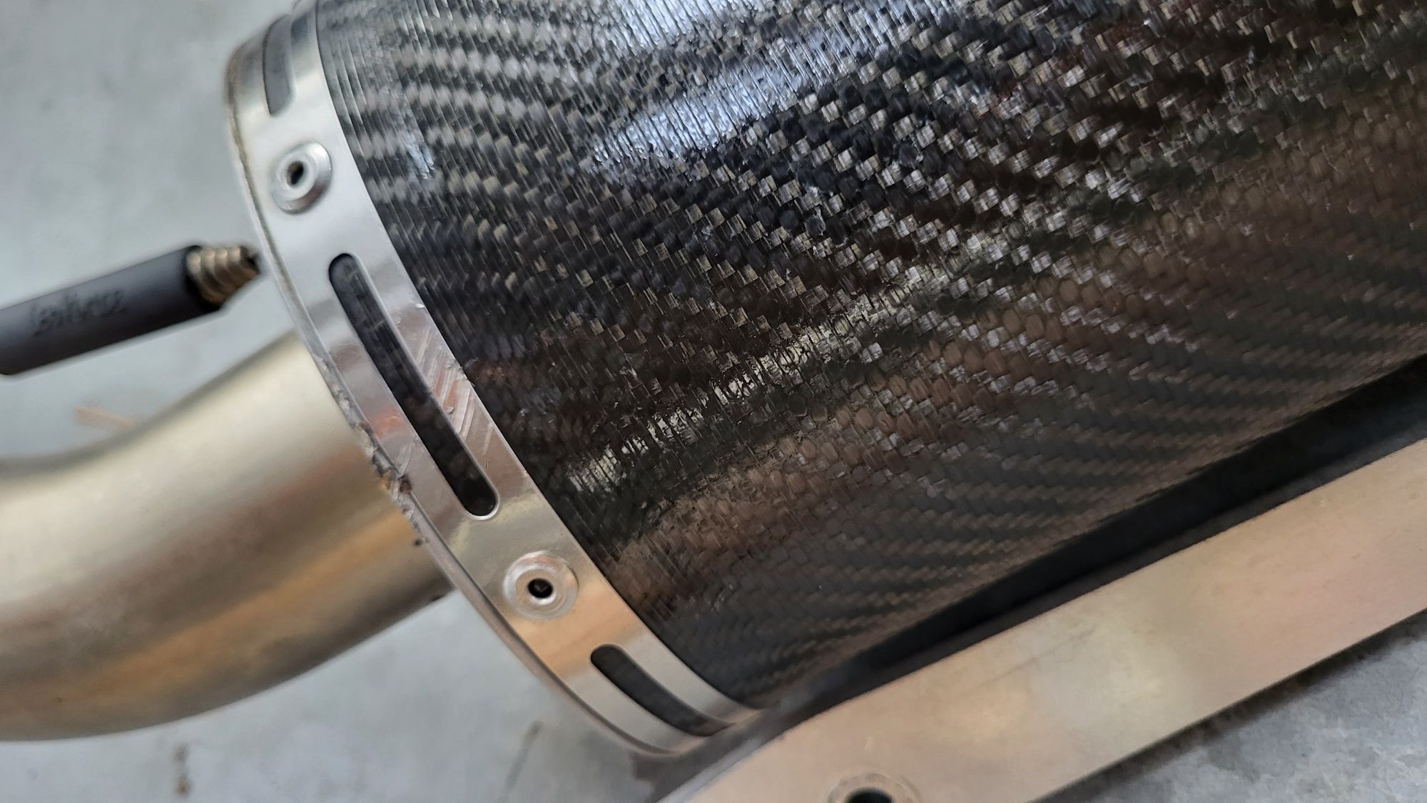 Yamaha R1 rn09 tlumik wydech sportowy LeoVince sbk  carbon