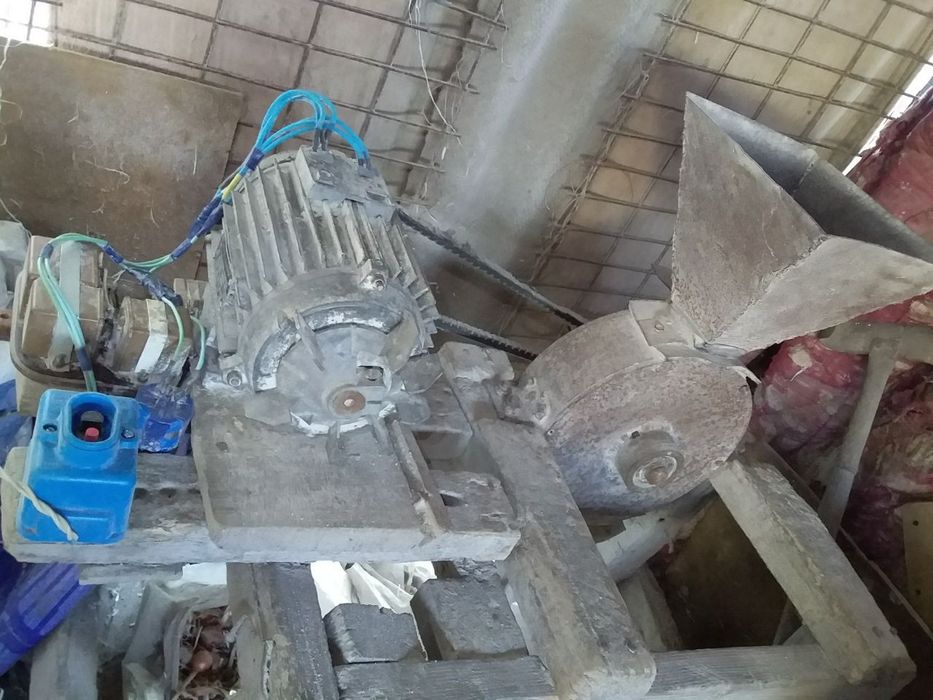 Млин електро в робочому стані