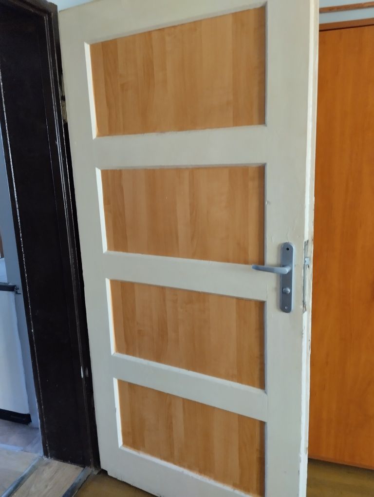 Drzwi wewnętrzne drewniane  x3