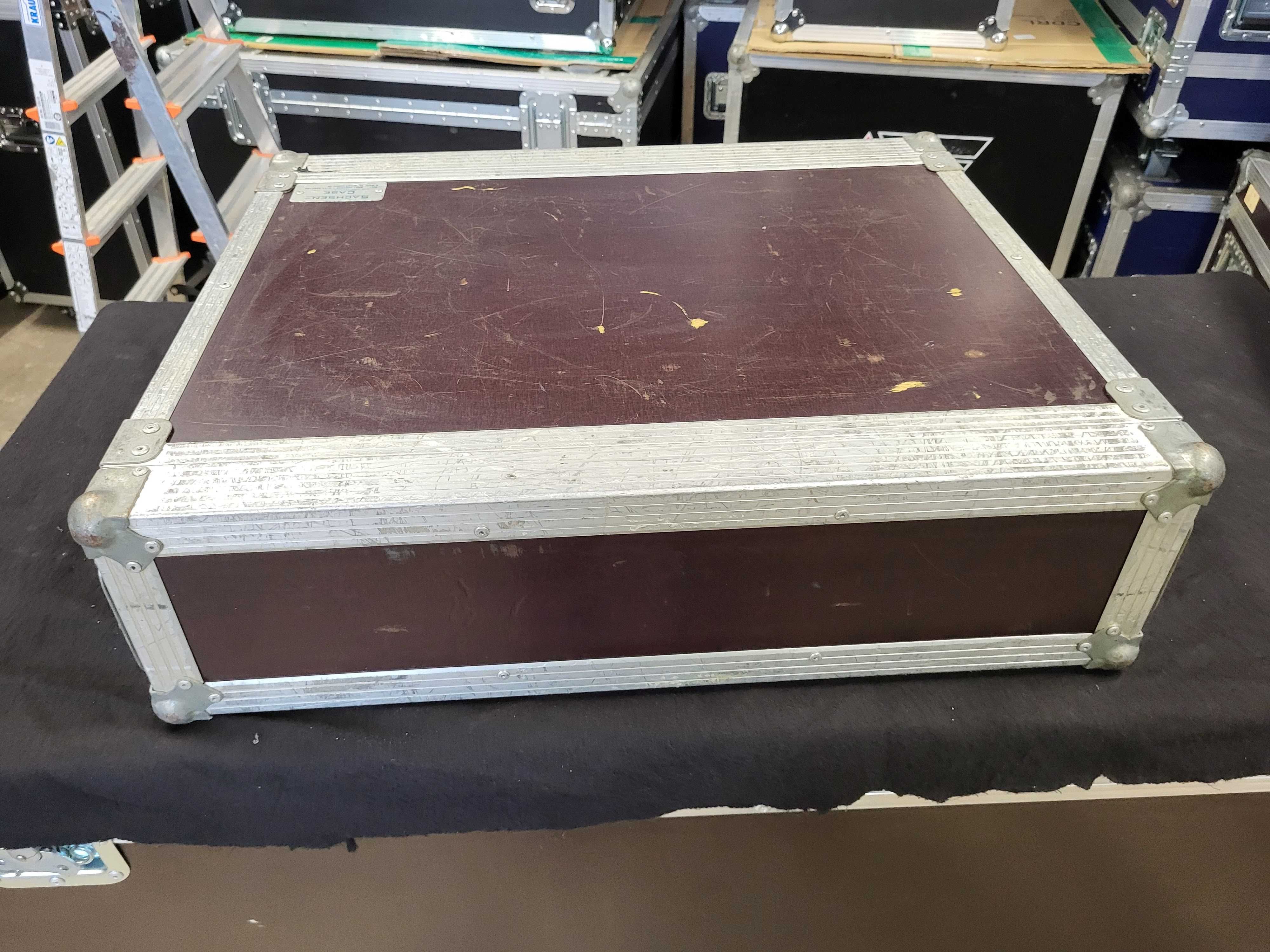RACK 2U antywstrząsowy, 1x szyna - 38cm do klapy double door / FAKTURA