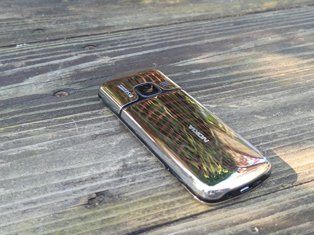 Nokia 6700 silver