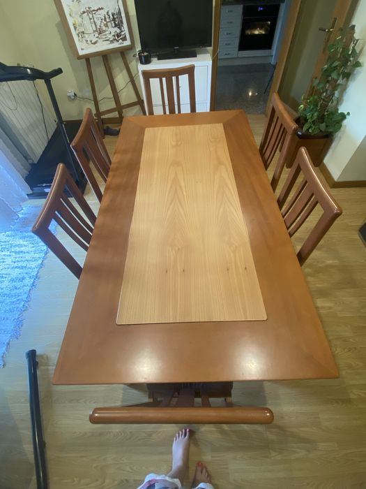 Conjunto de mesa + 6 cadeiras