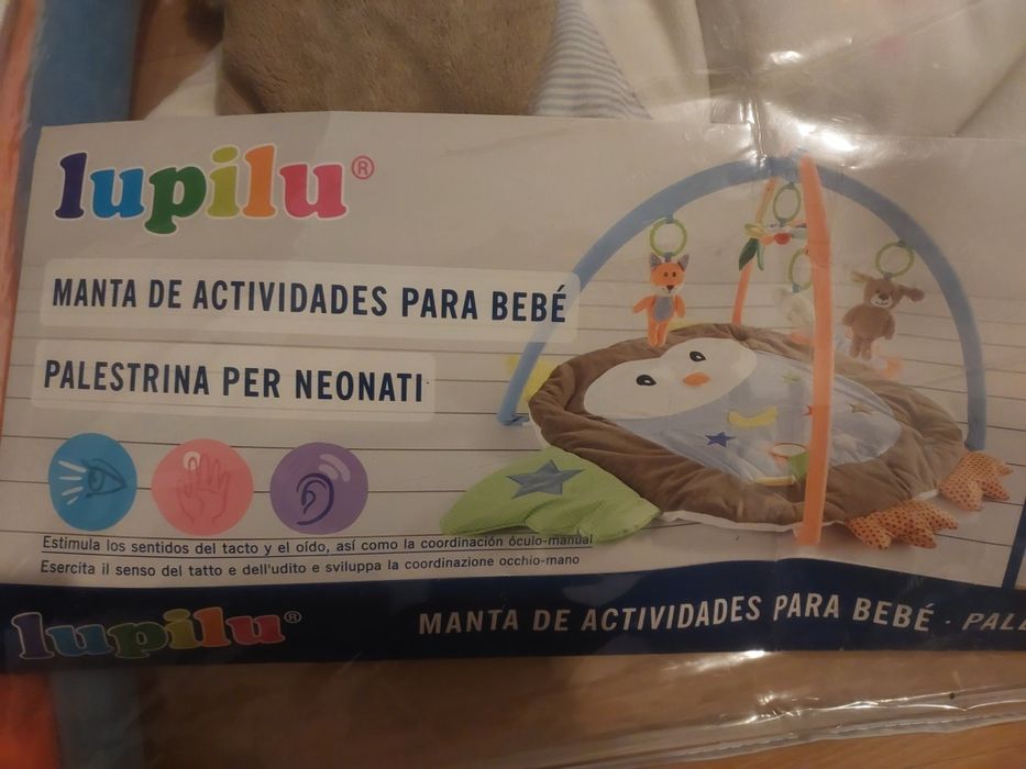 Manta de activodades para bebé