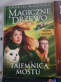 Magiczne drzewo tajemnicą mostu