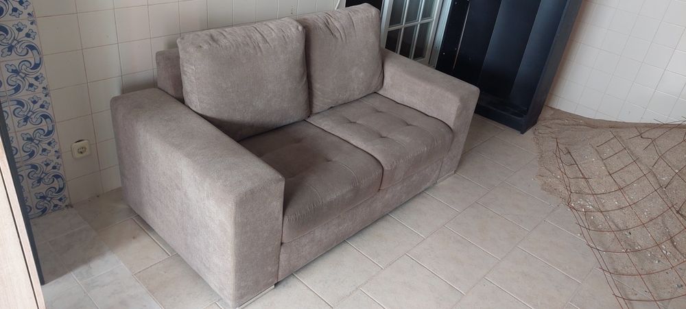 Sofá de 2 Lugares Tecido