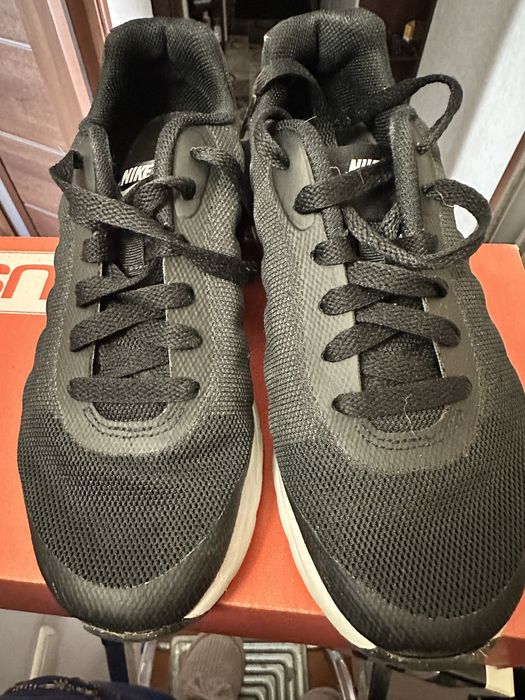 Продам кросівки Nike