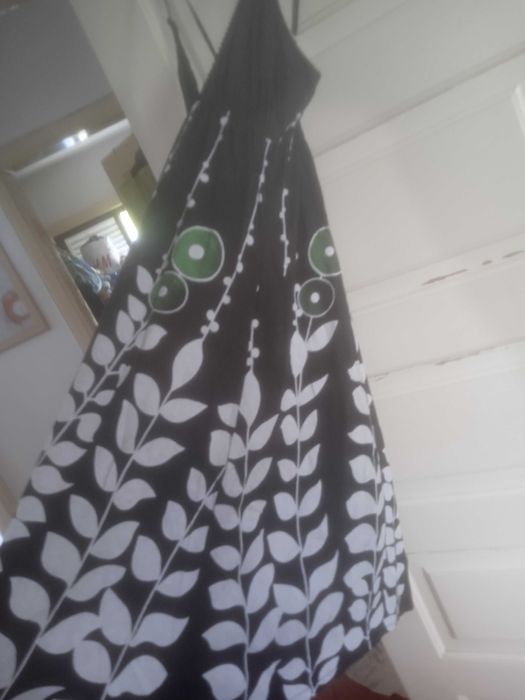 Vestidos S/M impecáveis com qualidade