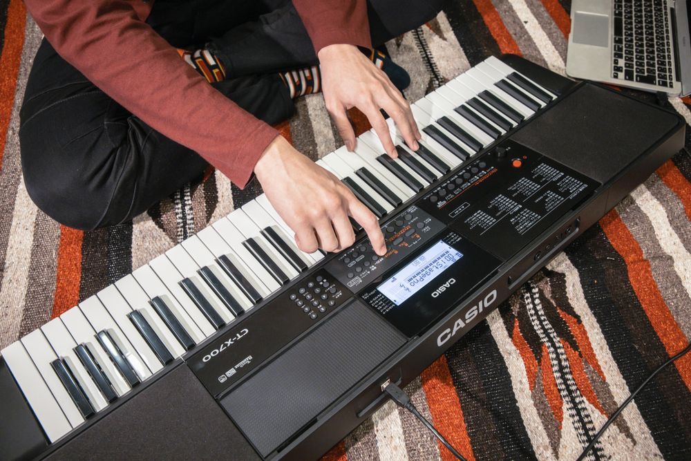 CASIO CT-X700 з педаллю, стійкою і перехідником - готовий до гри!