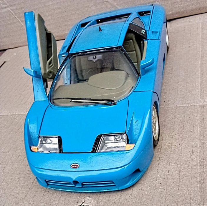 автомобіля Bugatti EB 110 1о,
