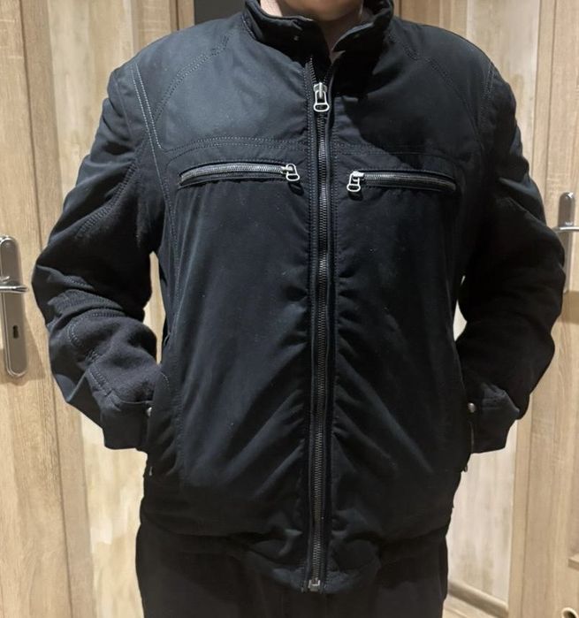 Oryginalna czarna  kurtka meska Hugo Boss rozmiar L