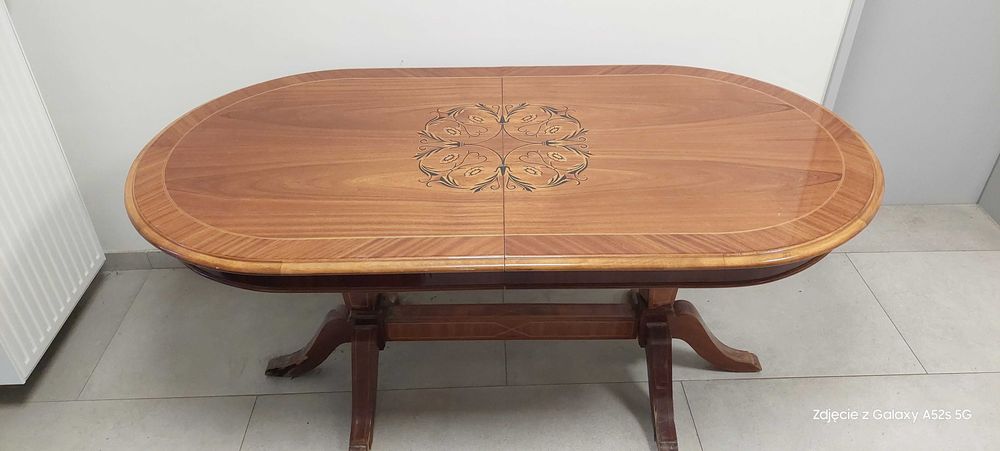 Zabytkowe fornirowane meble do jadalni retro – antyk