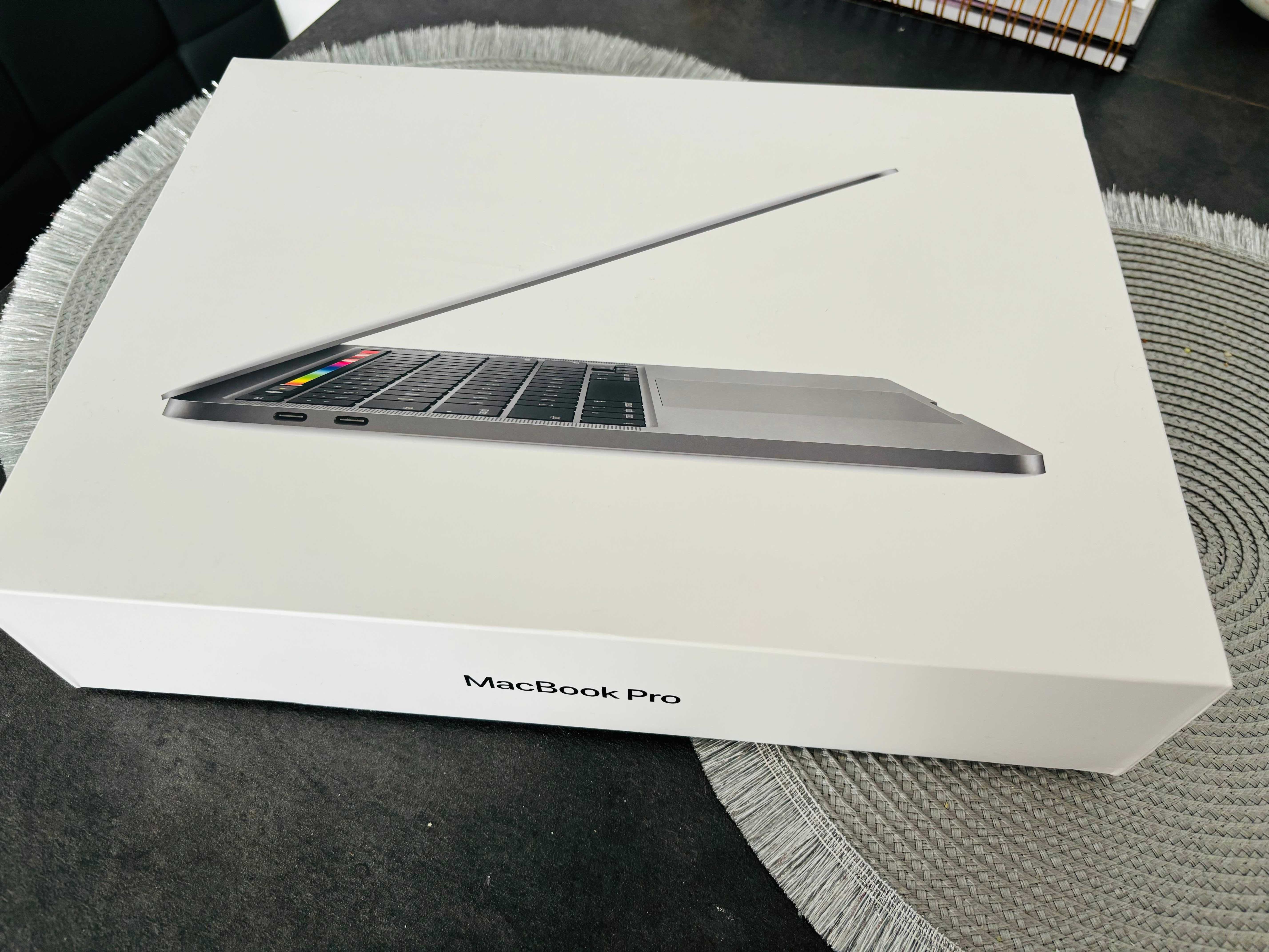 MacBook Pro(13 - calowy, 2020, stan - jak nowy!