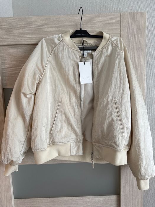 Бомбер Zara,новий