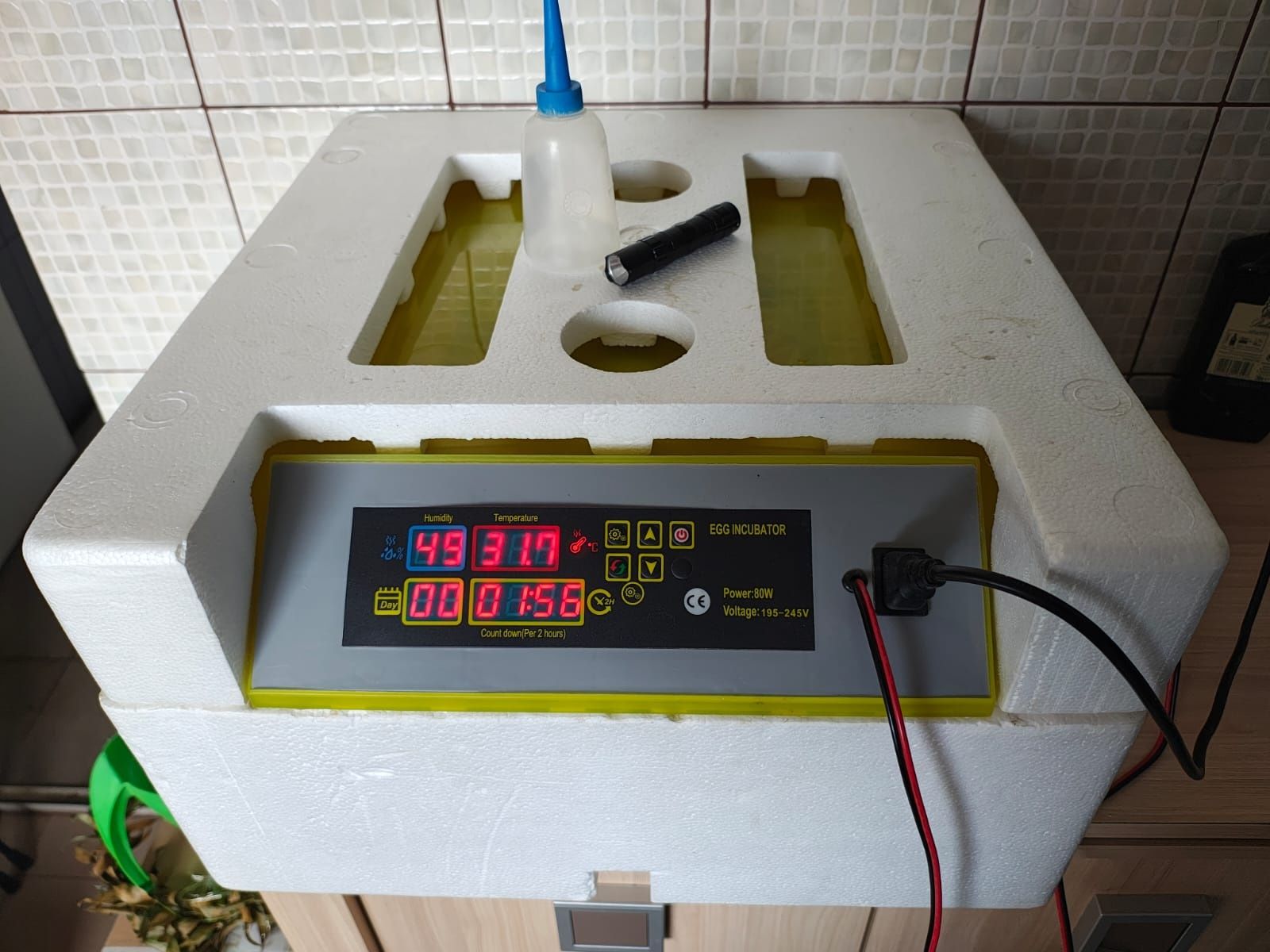Inkubator obrotowy 56 jajek