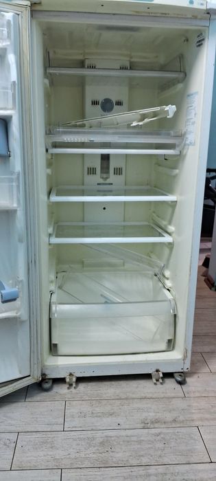 Продам холодильник Whirpool