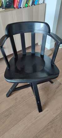 Drewniane krzesło obrotowe