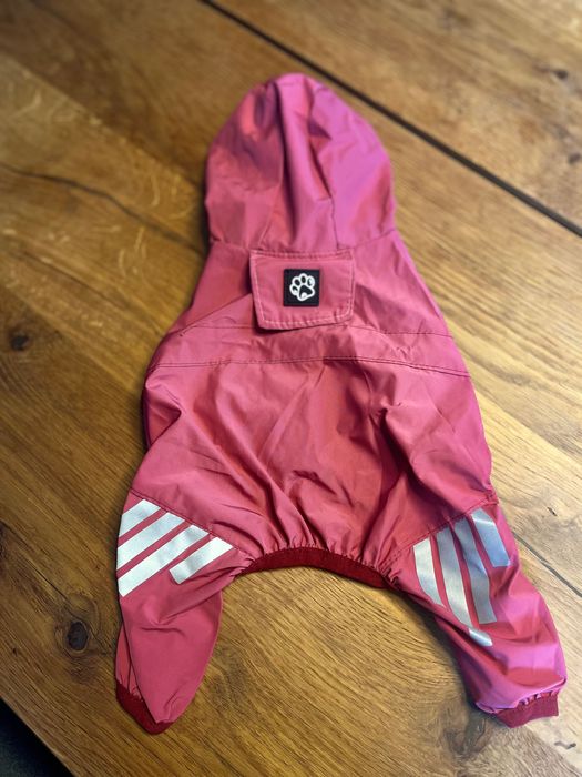 Kurtka typu wiatrówka dla psa