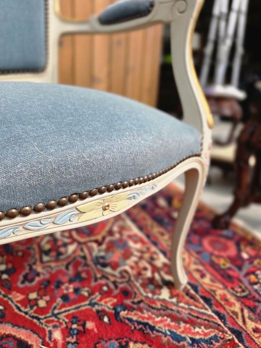 Francuski fotelik krzesło Ludwik niebieski kremowy #2073 Stylowy Węgró