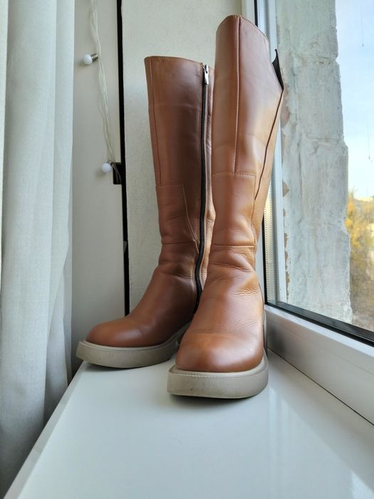 Високі чоботи карамель натуральна шкіра зимові