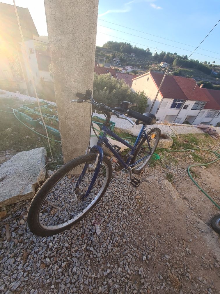 Bicicleta aro 26 com todas as mudanças a frente e atraz (ler descrição