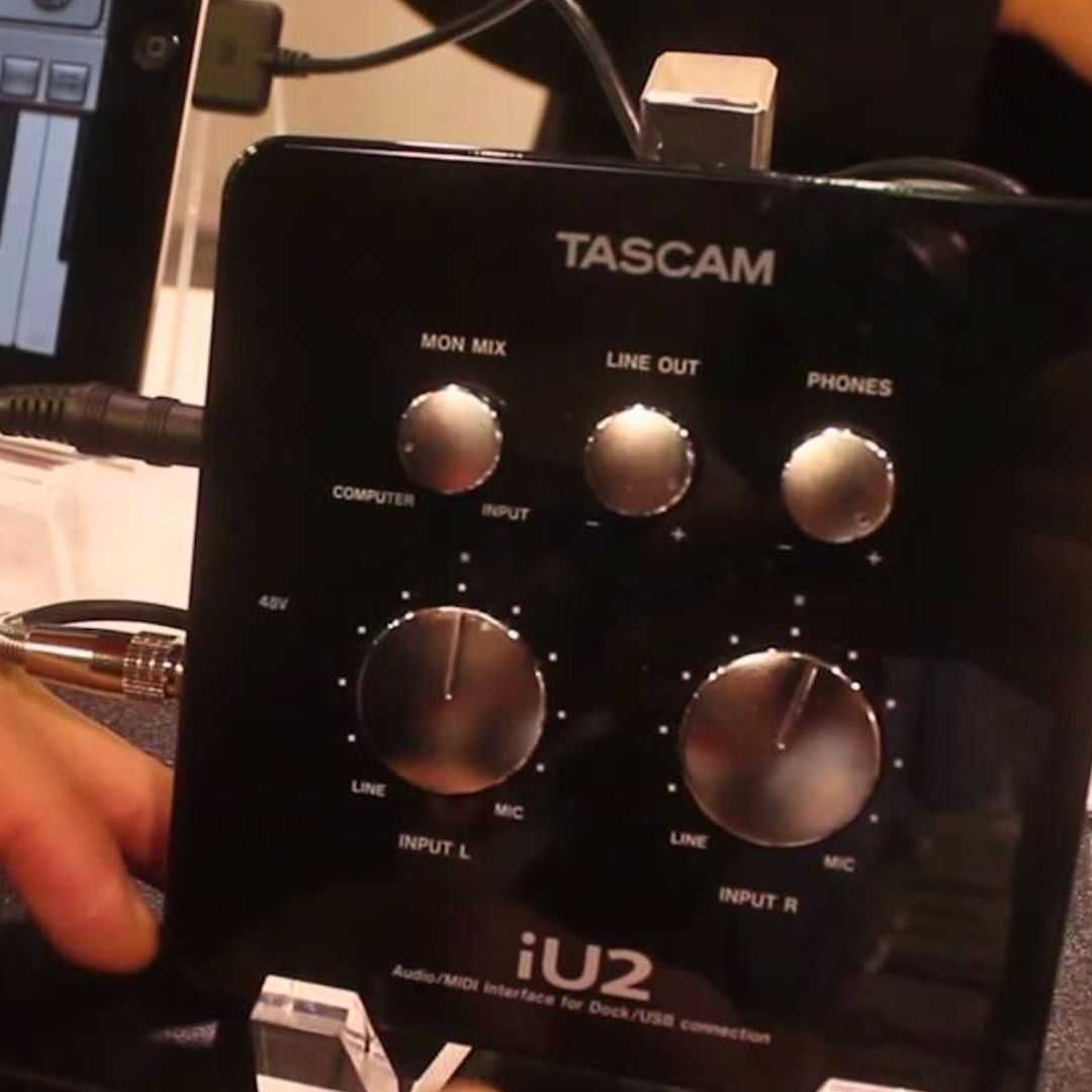 Tascam iU2 – Audio/MIDI Interface para iPod, iPhone, and iPad