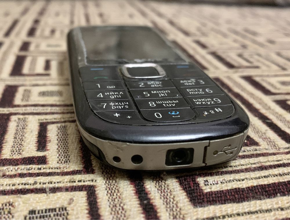 Мобільний телефон Nokia 3120 classic