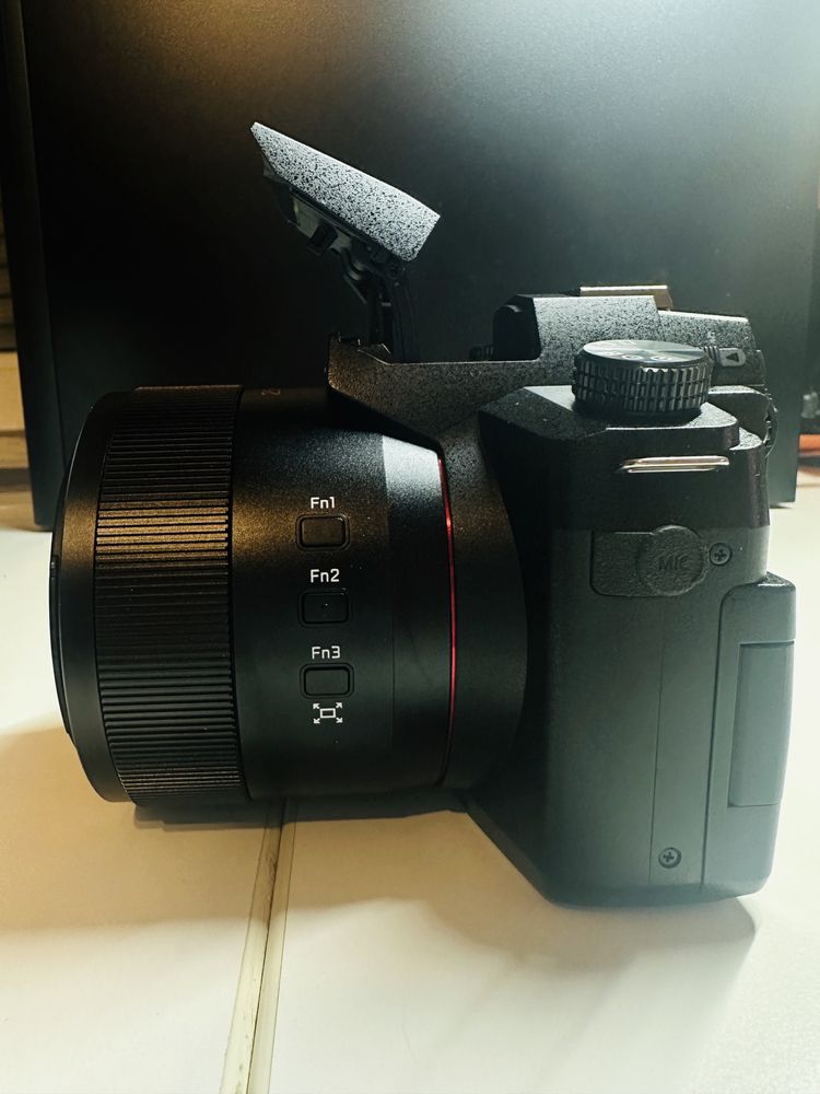 Aparat hybrydowy Panasonic Lumix DC-FZ10002 4K + Leica 25-400
