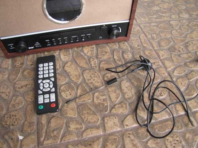 Radio w stylu retro AUNA Columbia DAB USB z CD drewniane