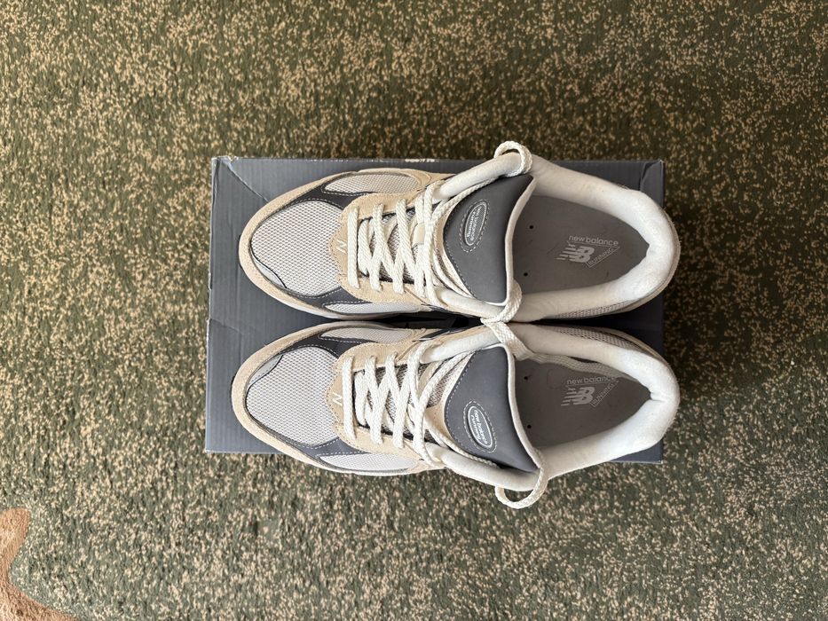кросівки new balance 2002r