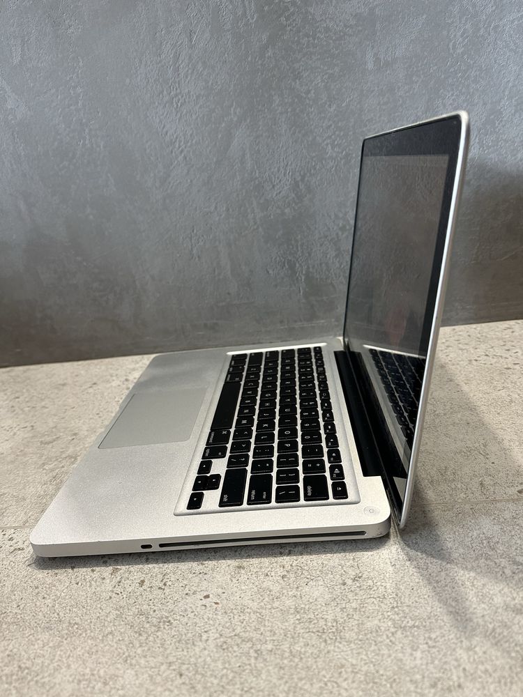 Apple Macbook Pro 13’ 2009 160gb 4gb Nvidia