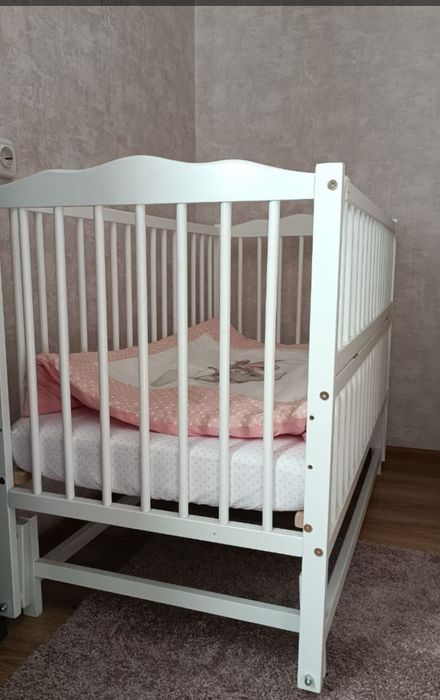 Кроватка для немовлят