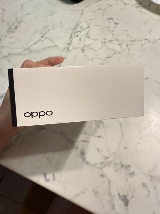 Коробка з кабелем там амбушюрами від OPPO Enco Free2 True Wireless