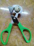 Tesoura cortar ovos de codornizes