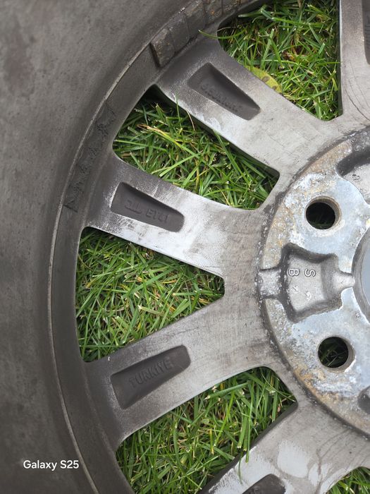 Felgi aluminiowe vw passat skoda supwrb 3  z oponami zimowymi