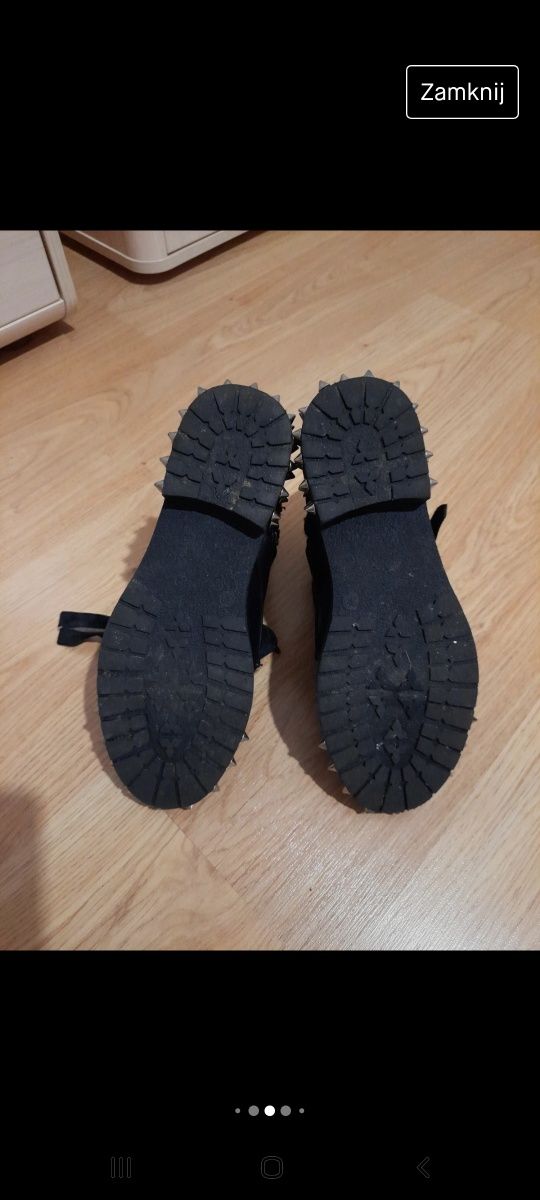 Buty z ćwiekami 38