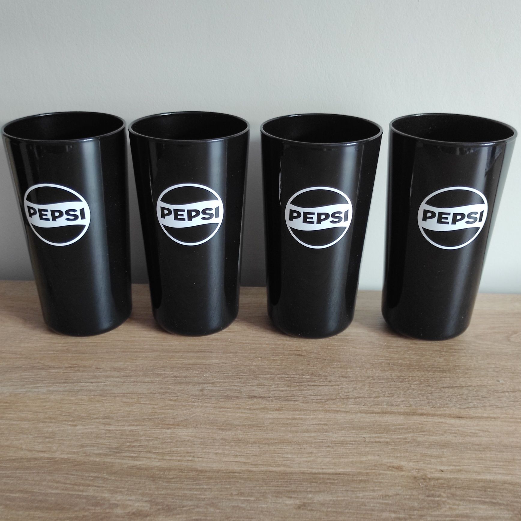 4 x szkło PEPSI czarne