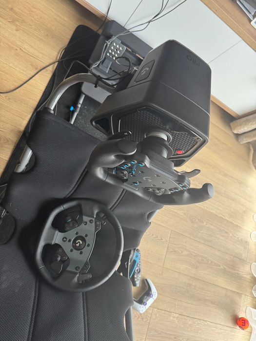 Kierownica z pedałami Logitech G Pro Wheel + RS Whel HUB PS5