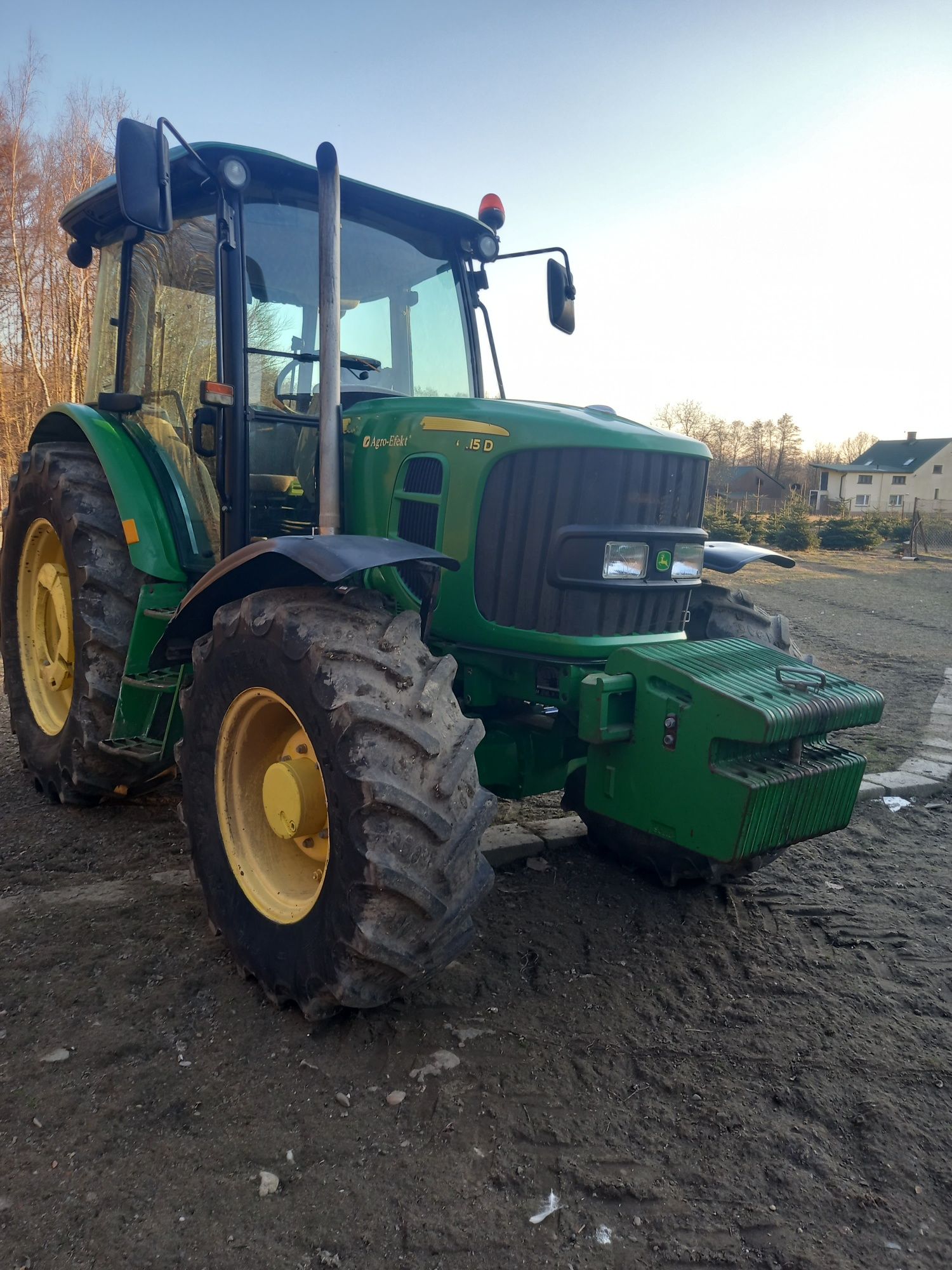 Ciągniki John Deere 6115D