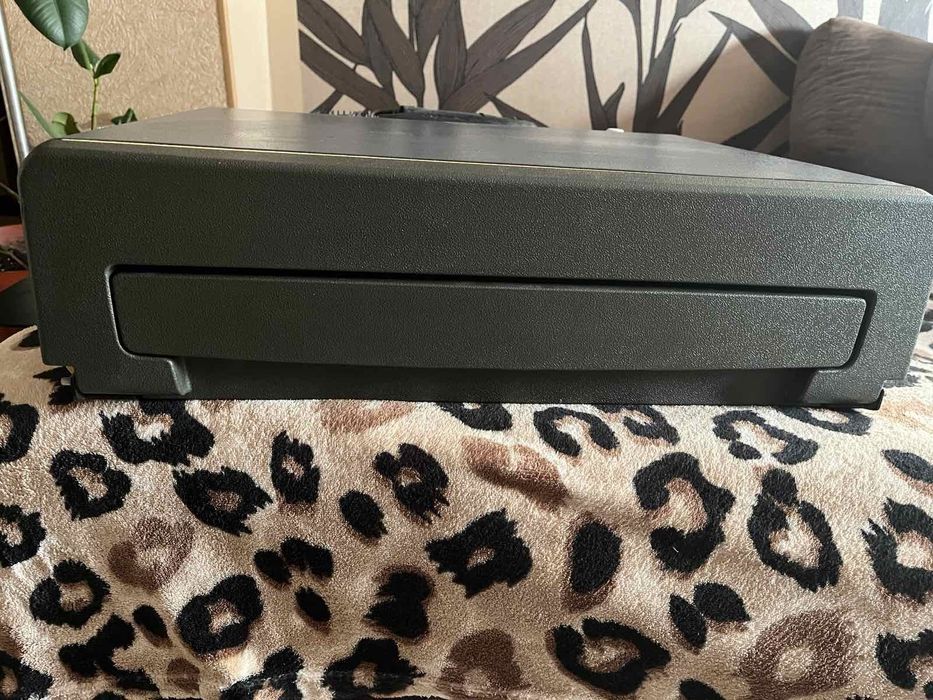 Продам автомобільний холодильник Scania. Стан гарний, все працює.