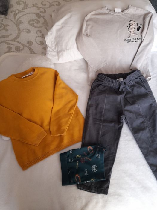 Vendo roupa de criança com 4|5 anos