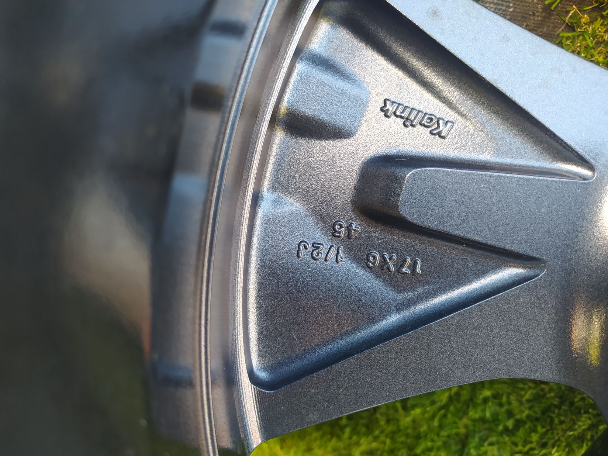 Felgi koła NISSAN Pulsar LEAF 215/50 R17 Lato