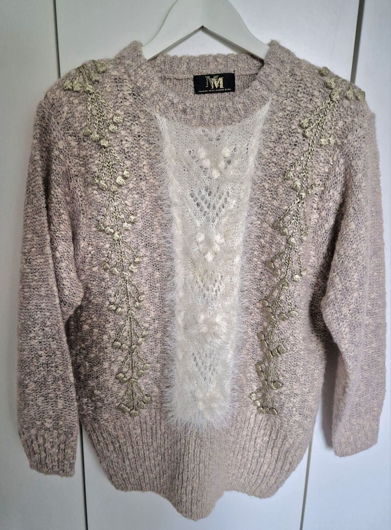 Elegancki, ponadczasowy sweter wykonany z wełny z kóz angorskich L/ XL