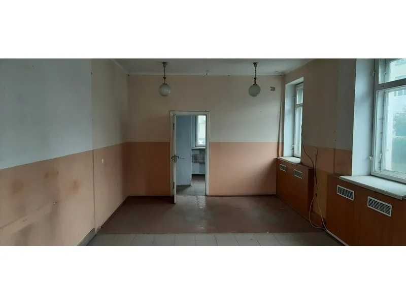 нежитлове приміщення 42,4 кв., Броди, площа Ринок, 30
